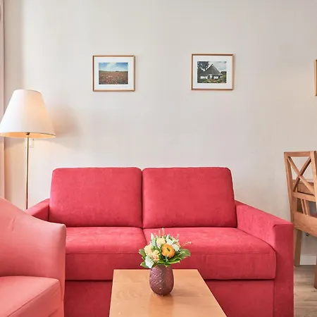 Apartment Helle Und Gemuetliche Mit Balkon In *