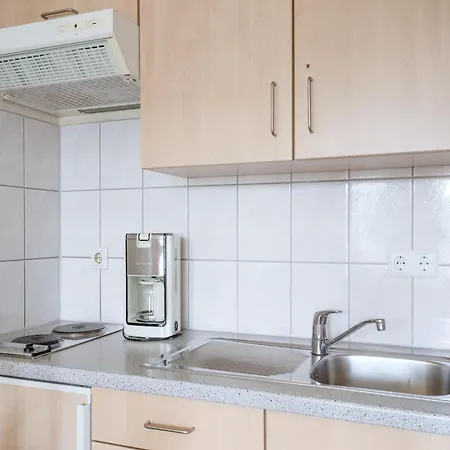 Apartment Helle Und Gemuetliche Mit Balkon In *